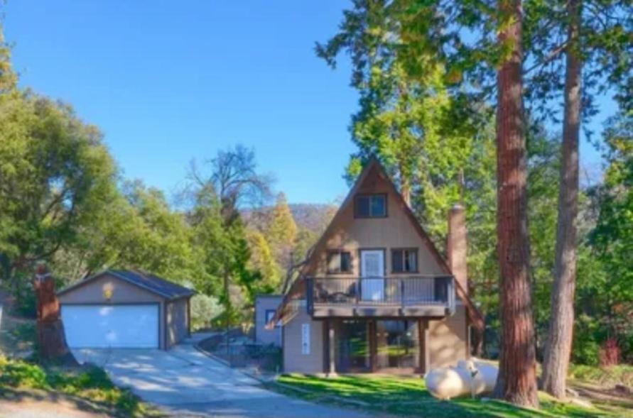 Knotty Pines Chalet *