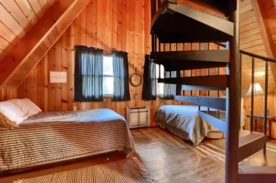 Knotty Pines Chalet