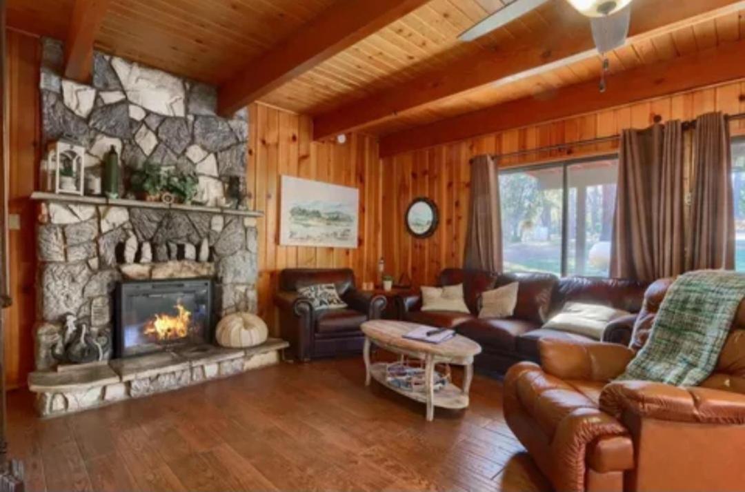Knotty Pines Chalet *